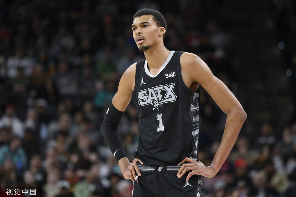 们紧随其后 们紧随其后